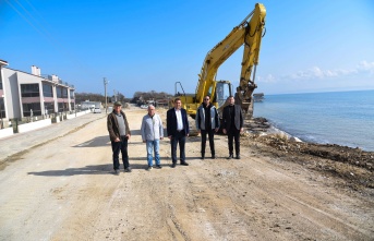 Keşan Belediyesi, Yayla Sahili’nde oluşan göçüğü onarıyor