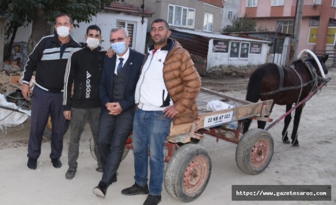 Mustafa Helvacıoğlu, hizmette “sosyal mesafe” tanımıyor
