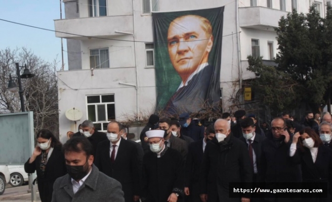Enezliler, Diyanet İşleri Başkanı Erbaş’ı Atatürk posterleriyle karşıladı