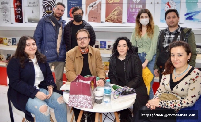 Eğitimci-Yazar Kerem Bozkurt’a, kitap fuarında yoğun ilgi